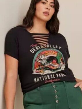Torrid National Parks Death Valley Slit Front Tee Black Women's Plus Size 4X